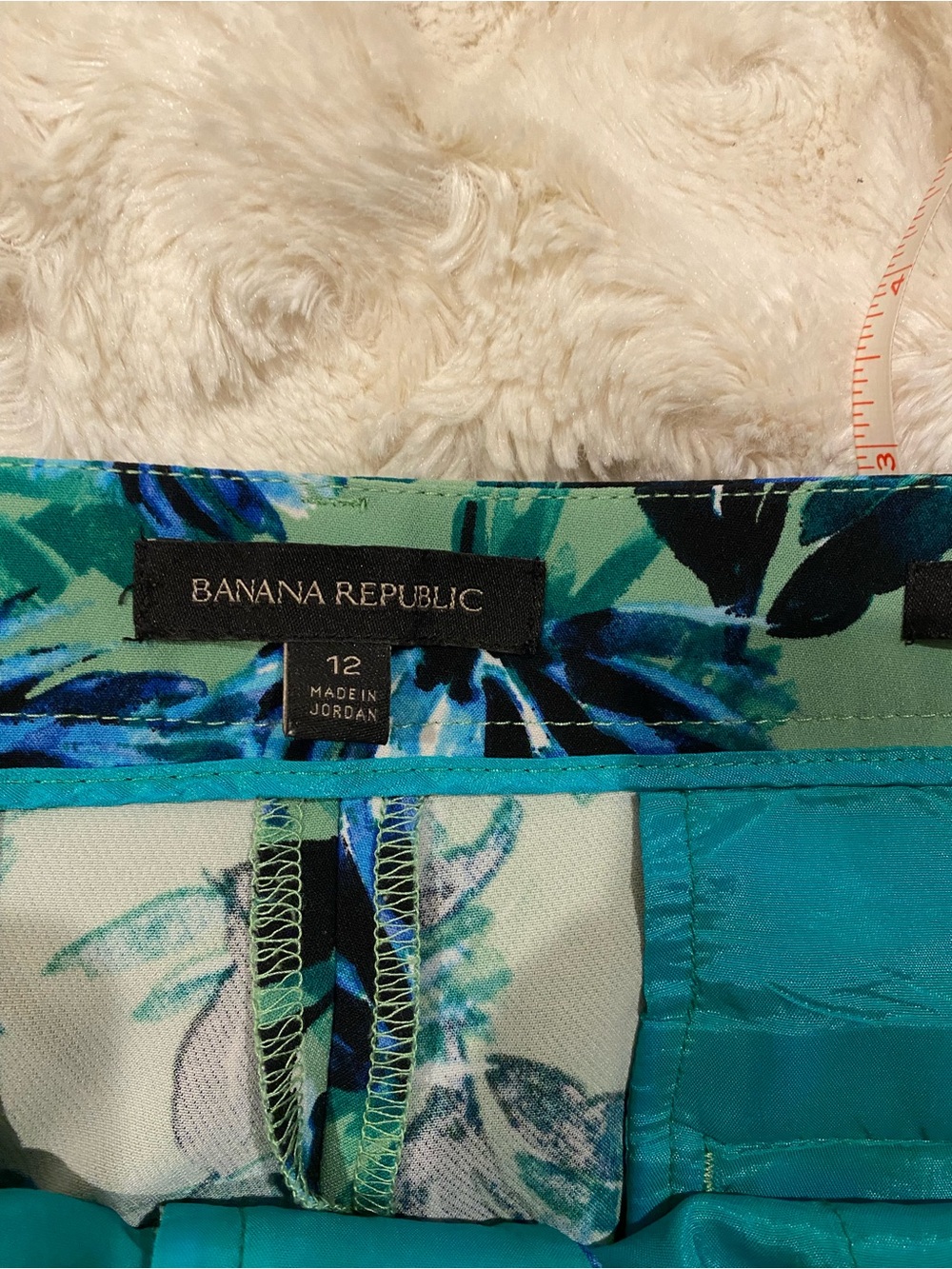Banana Republic Green Avery Cropped Pants with Blue Floral Print size 12 - Picture 5 of 9